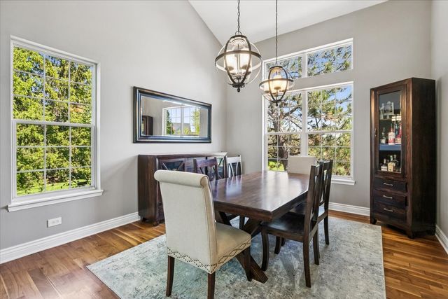 14087 Glenwood Court, Libertyville, IL 60048