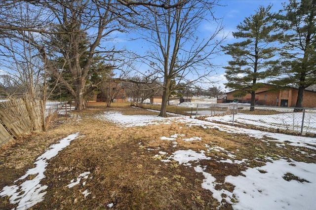 2622 Garden Avenue, Cedar Falls, IA 50613