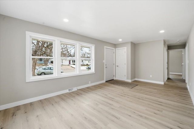 2622 Garden Avenue, Cedar Falls, IA 50613