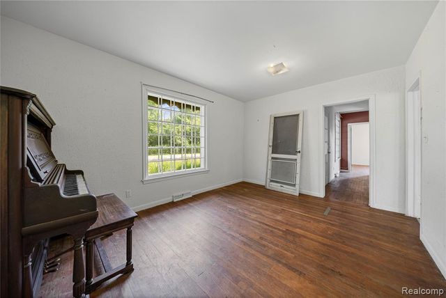 50505 Geddes Road, Canton, MI 48188