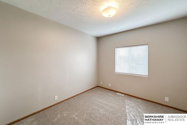 18903 K Street, Omaha, NE 68135