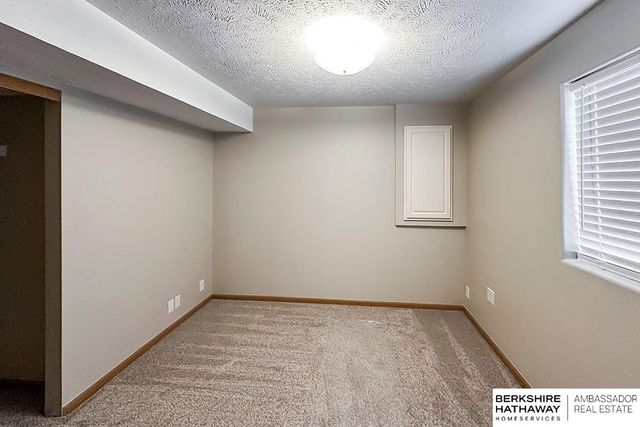 18903 K Street, Omaha, NE 68135