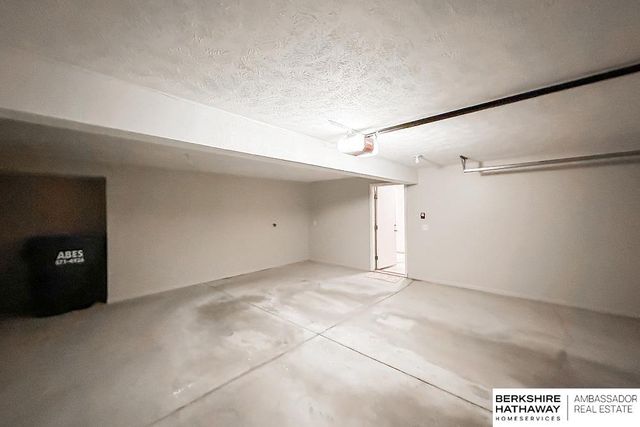 18903 K Street, Omaha, NE 68135