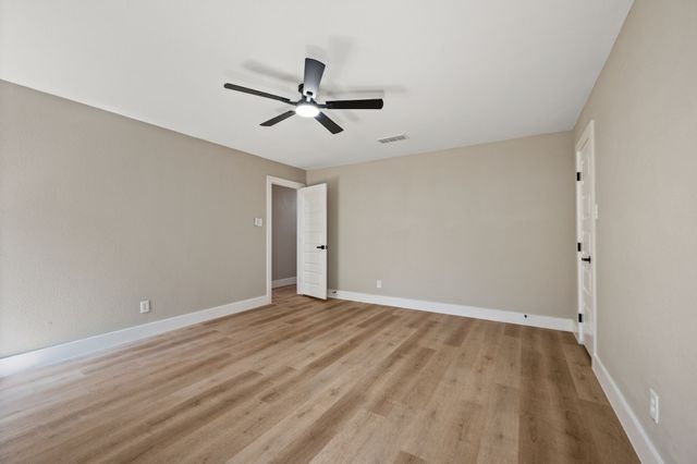 7512 Clover Lane, Watauga, TX 76148