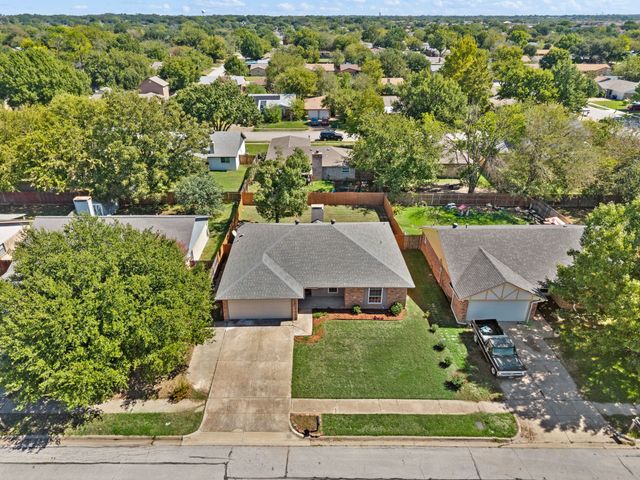 7512 Clover Lane, Watauga, TX 76148