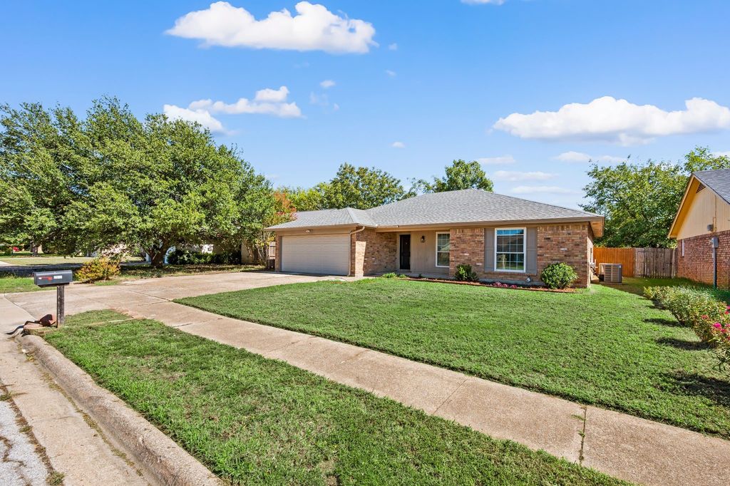 7512 Clover Lane, Watauga, TX 76148 — photo 2