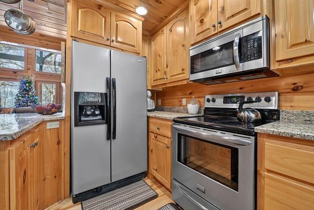 146 Neaptide Drive, Ellijay, GA 30540