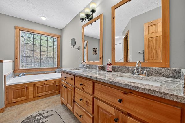 146 Neaptide Drive, Ellijay, GA 30540