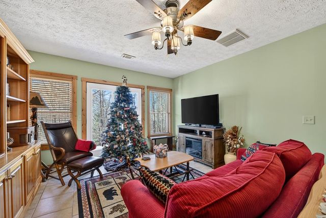 146 Neaptide Drive, Ellijay, GA 30540