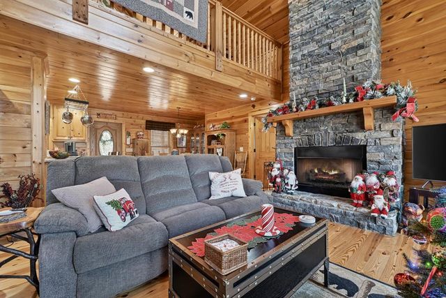 146 Neaptide Drive, Ellijay, GA 30540