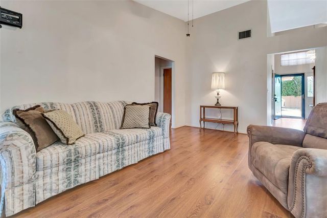 9835 LAKESHORE DRIVE, Clermont, FL 34711