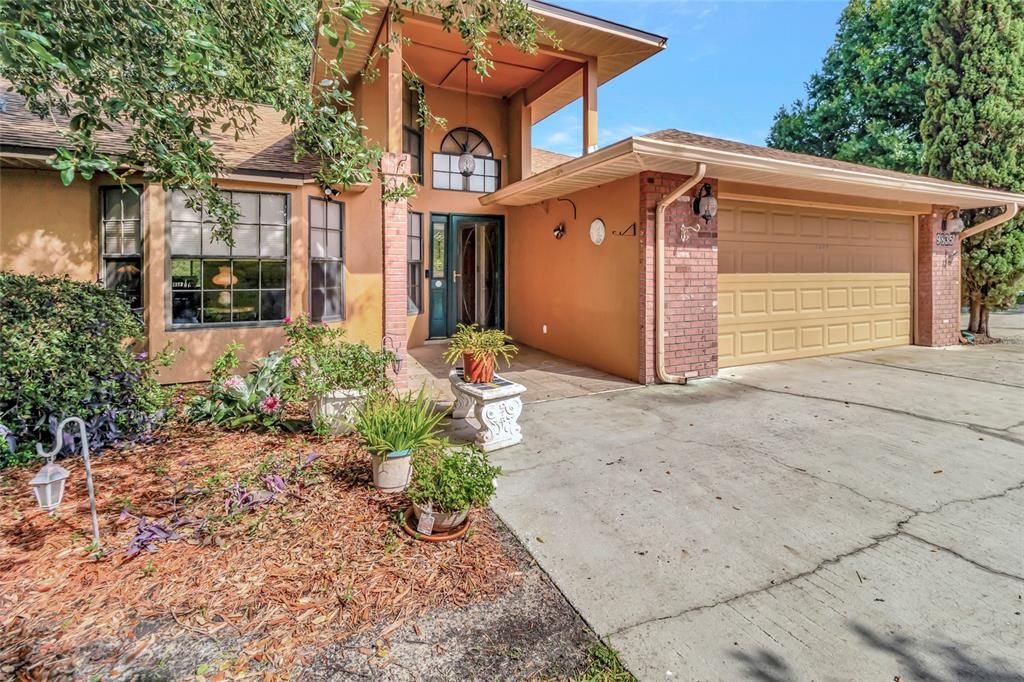 9835 LAKESHORE DRIVE, Clermont, FL 34711