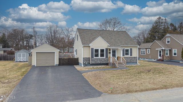 6 Moreau Drive, South Glens Falls, NY 12803