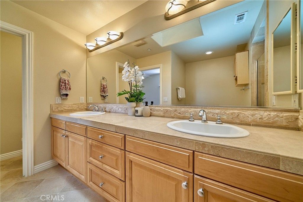 Image 26 of property listing at 2503 Perkins Lane, Redondo Beach, CA 90278