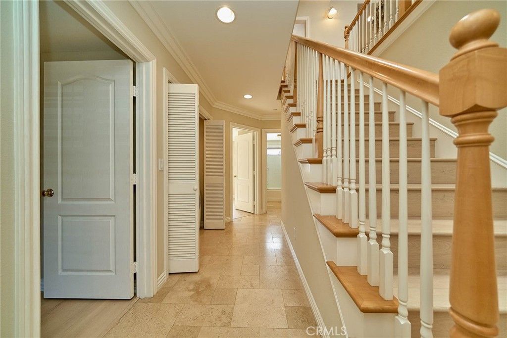 Image 5 of property listing at 2503 Perkins Lane, Redondo Beach, CA 90278