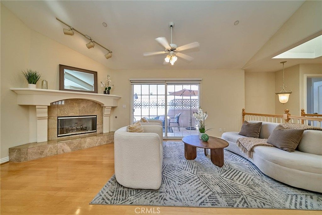 Image 7 of property listing at 2503 Perkins Lane, Redondo Beach, CA 90278