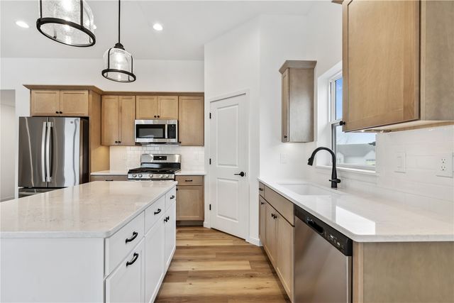 642 Maclan Court, Iowa City, IA 52246