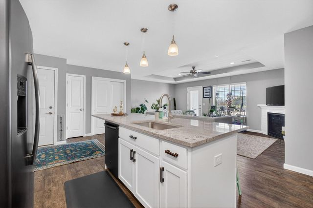 400 E Franklin Street 204, Eldridge, IA 52748