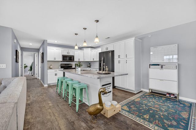 400 E Franklin Street 204, Eldridge, IA 52748