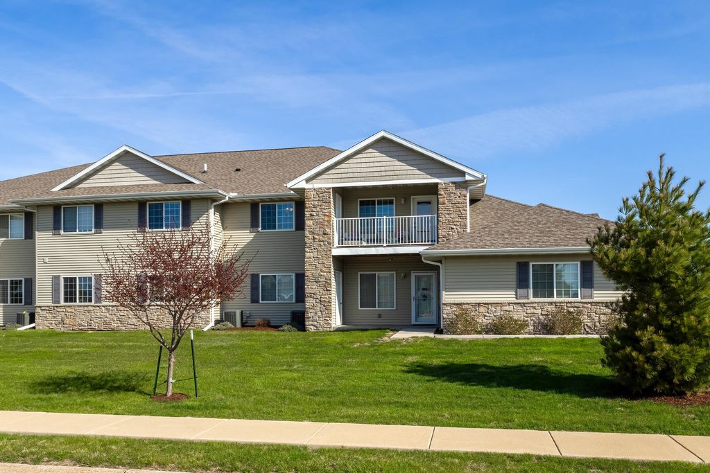 400 E Franklin Street 204, Eldridge, IA 52748