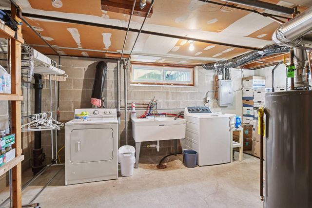 9039 18th Avenue S, Bloomington, MN 55425