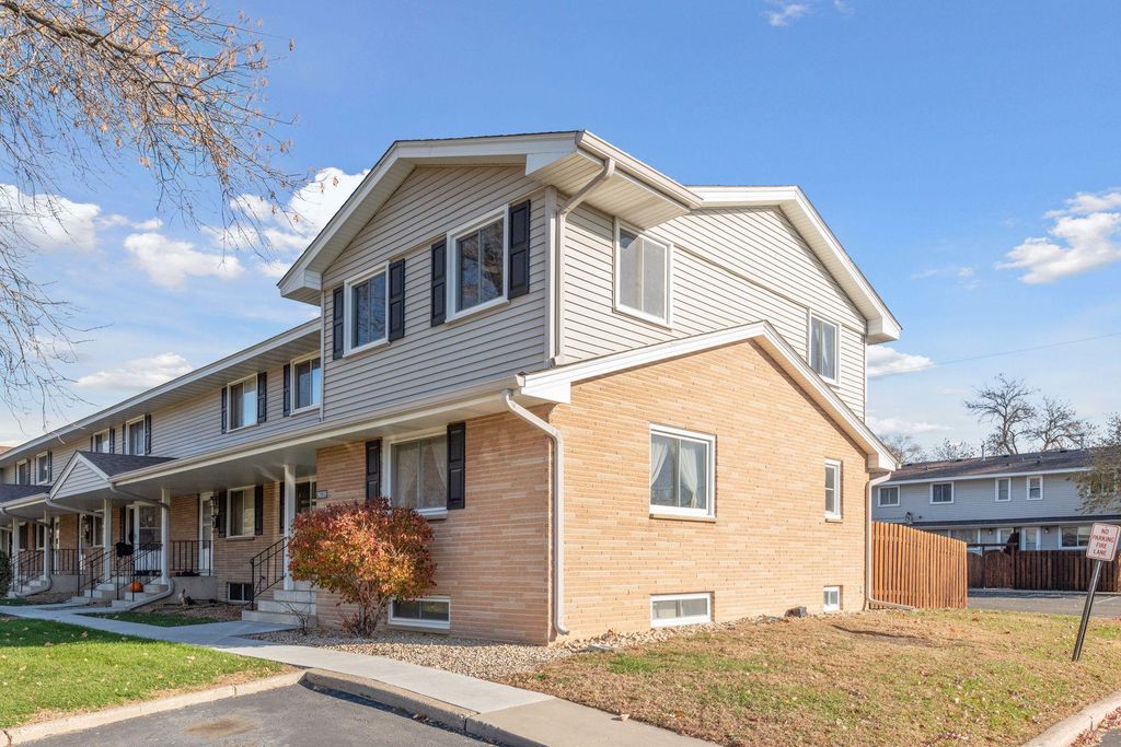 9039 18th Avenue S, Bloomington, MN 55425