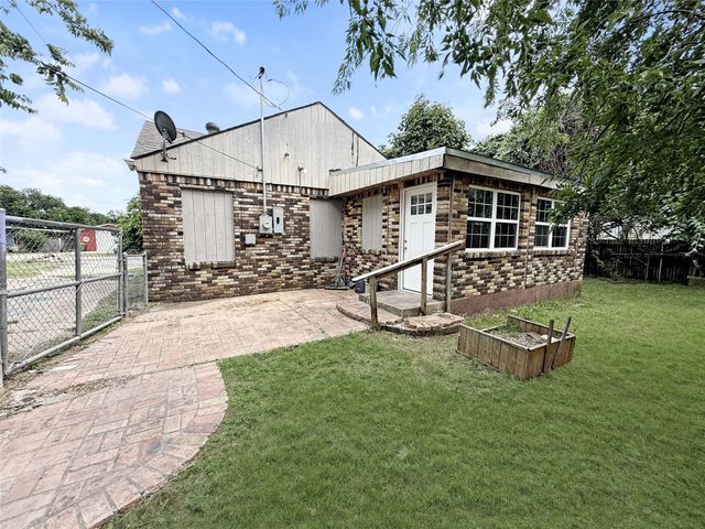 104 S 6th Street, Godley, TX 76044