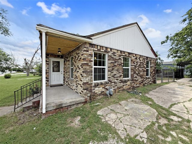 104 S 6th Street, Godley, TX 76044