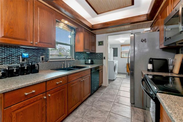 2631 FIESTA DRIVE, Venice, FL 34293