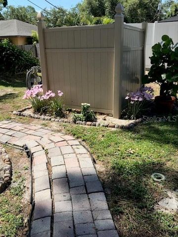 2631 FIESTA DRIVE, Venice, FL 34293