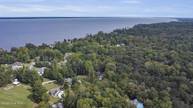 305 Drake Landing, New Bern, NC 28560