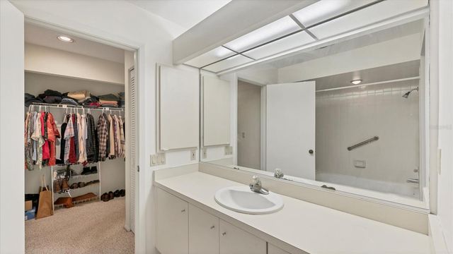 4957 CROSS CREEK ROAD 4957, Sarasota, FL 34231