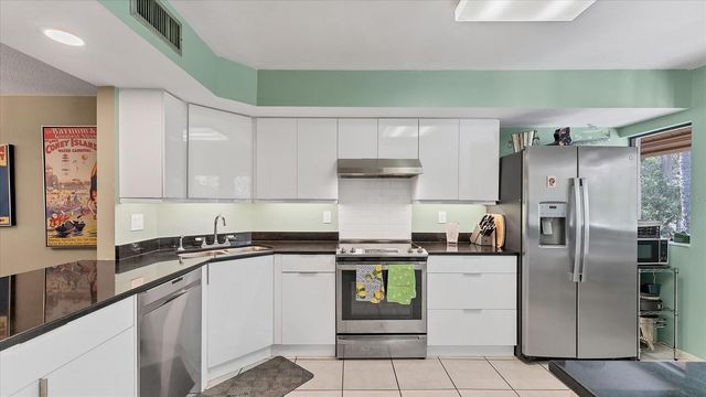 4957 CROSS CREEK ROAD 4957, Sarasota, FL 34231