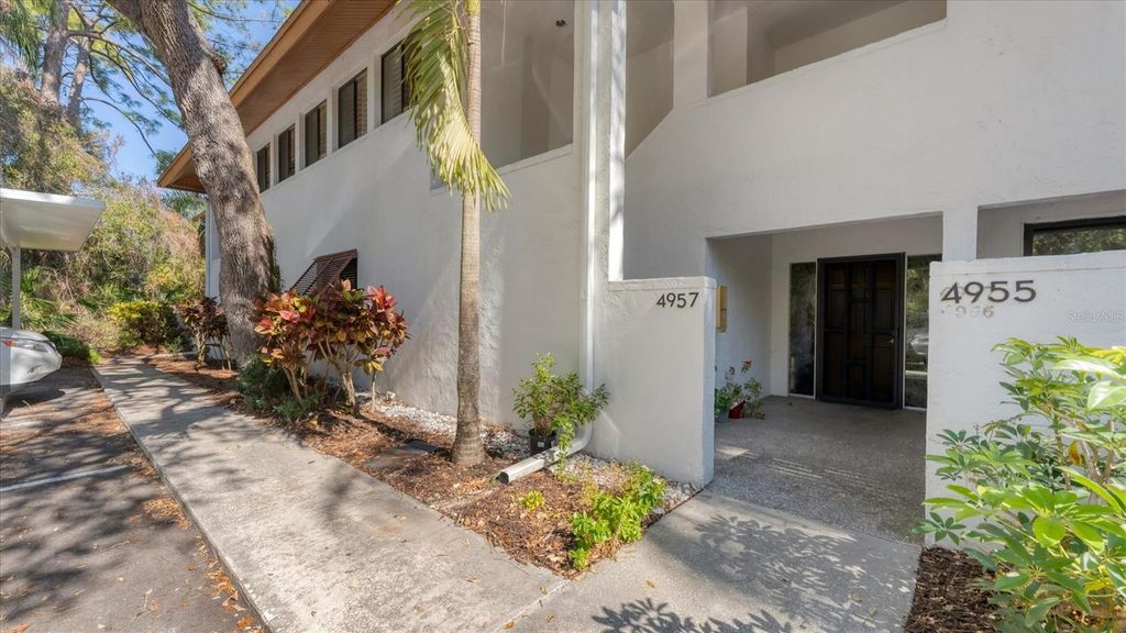 4957 CROSS CREEK ROAD 4957, Sarasota, FL 34231