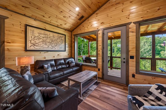 756 Ski View Lane, Sevierville, TN 37876