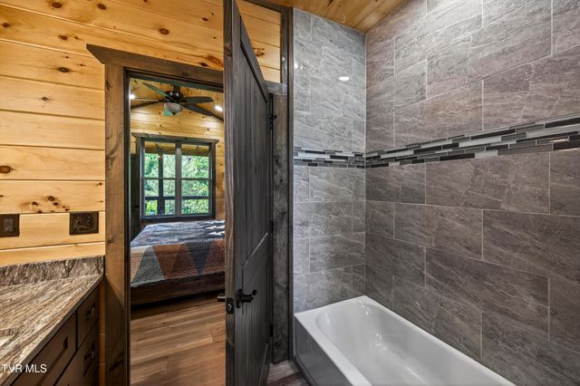 756 Ski View Lane, Sevierville, TN 37876