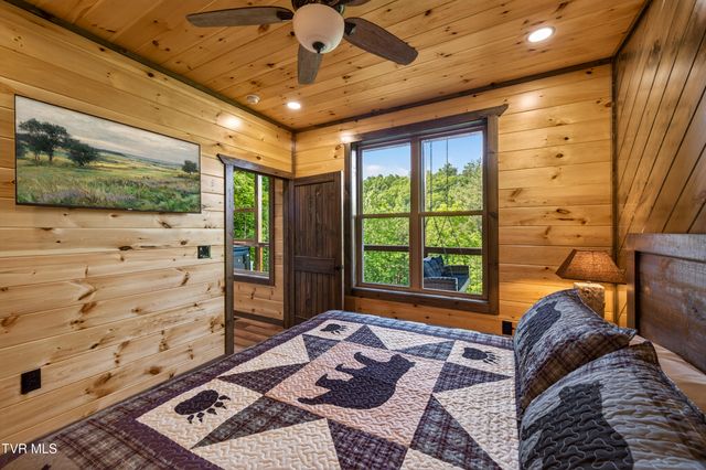 756 Ski View Lane, Sevierville, TN 37876