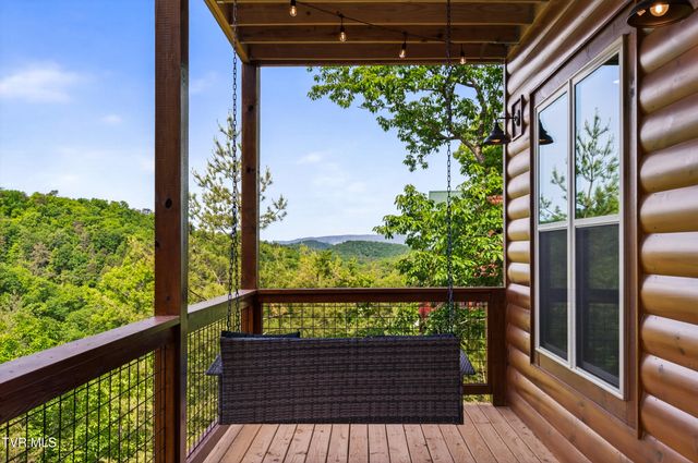 756 Ski View Lane, Sevierville, TN 37876
