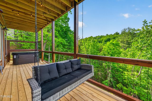 756 Ski View Lane, Sevierville, TN 37876