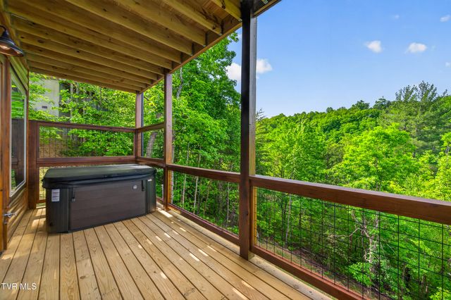 756 Ski View Lane, Sevierville, TN 37876