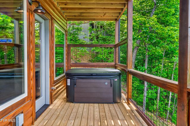 756 Ski View Lane, Sevierville, TN 37876