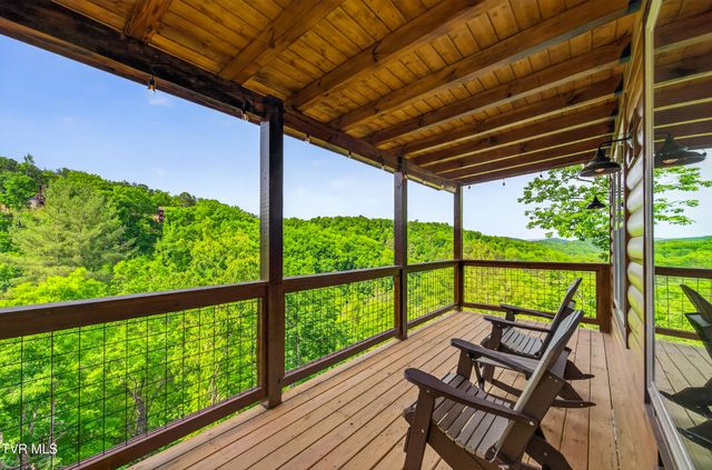 756 Ski View Lane, Sevierville, TN 37876