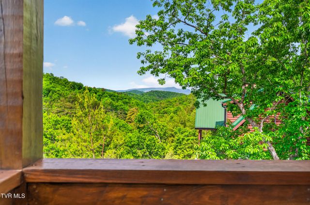 756 Ski View Lane, Sevierville, TN 37876