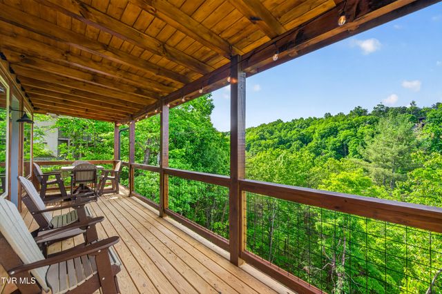 756 Ski View Lane, Sevierville, TN 37876