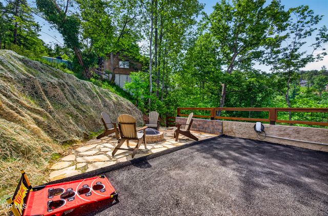 756 Ski View Lane, Sevierville, TN 37876