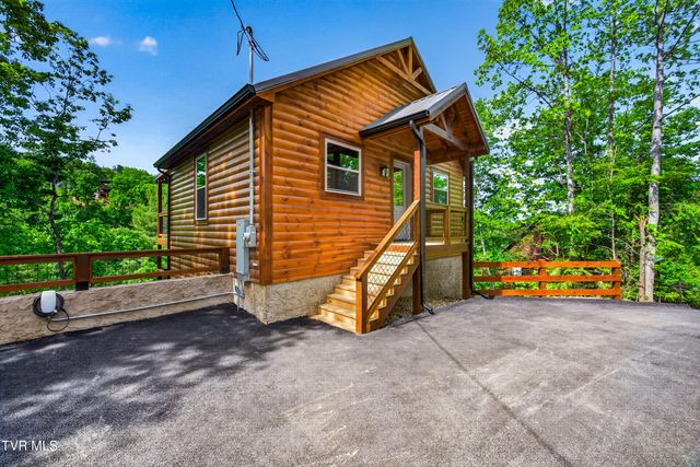 756 Ski View Lane, Sevierville, TN 37876