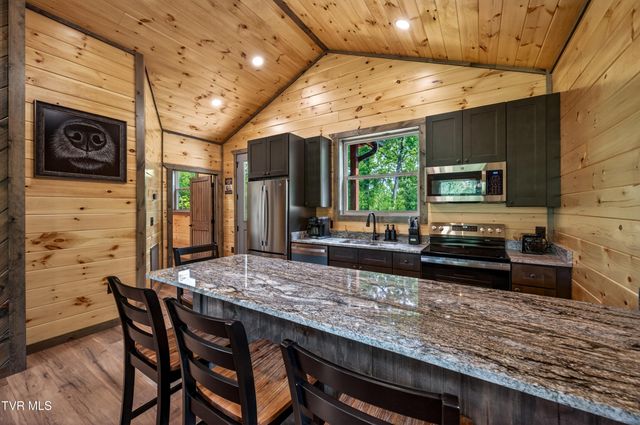 756 Ski View Lane, Sevierville, TN 37876