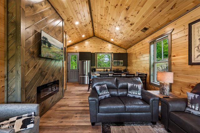 756 Ski View Lane, Sevierville, TN 37876