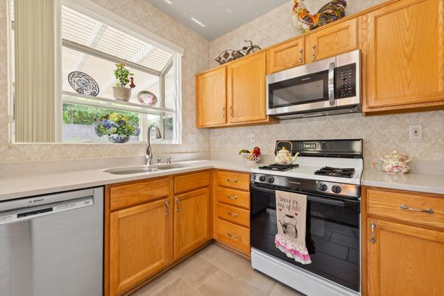 5137 Dreamgarden Loop, Roseville, CA 95747