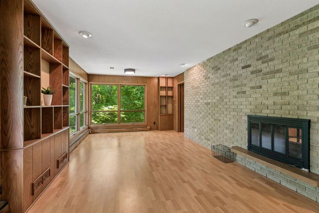 34 N Oaks Road, North Oaks, MN 55127